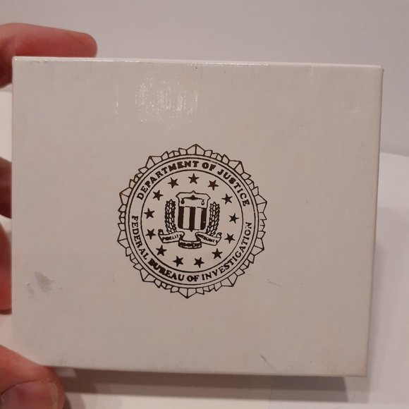 FBI DEPARTMENT OF JUSTICE 1.75" CHALLENGE COIN & FBI DOJ .75" LAPEL~ HAT PIN - Picture 5 of 9